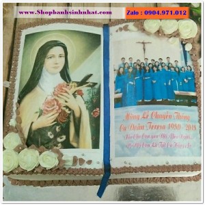 Bánh Sinh Nhật Cuốn Sách - RT27